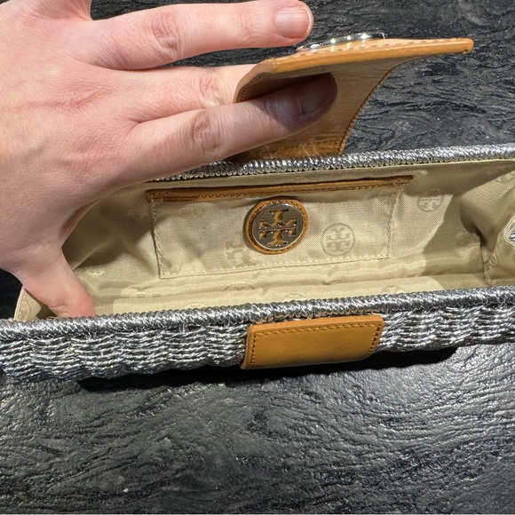 Tory Burch rattan silver clutch NWOT - Picture 3 of 4